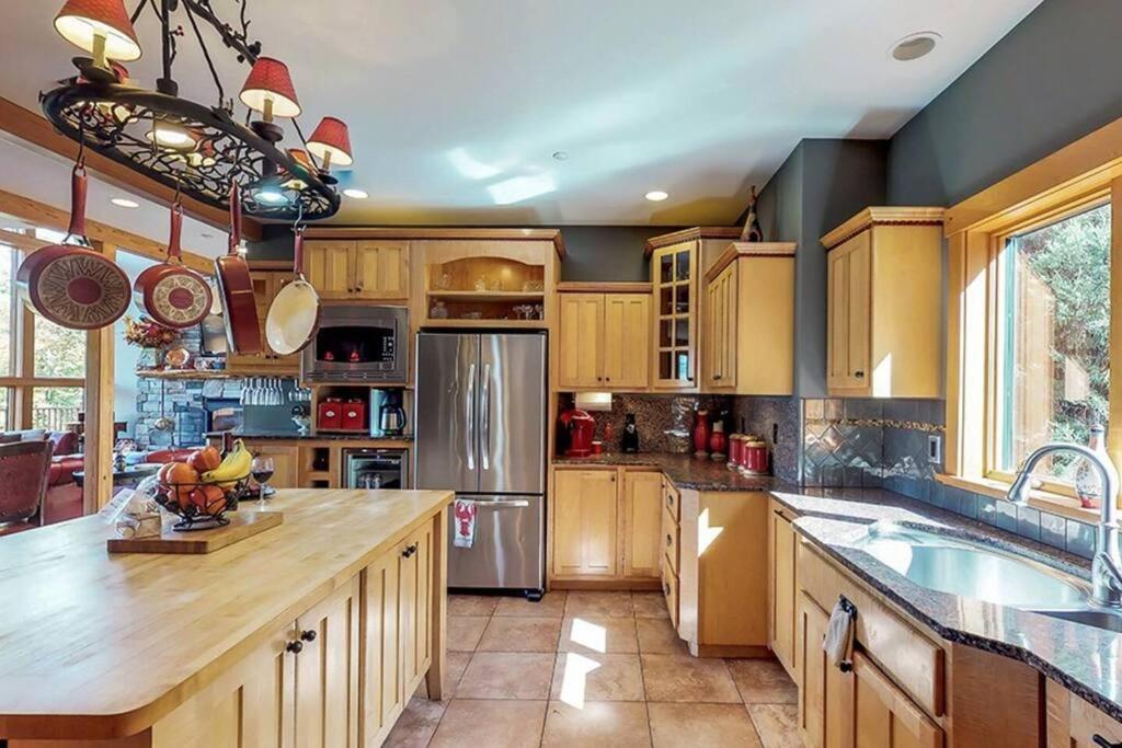 The Glen House -9 Bdrm Estate Sleep 26 Movie Theater,Pool,Golf,Ski Newry Exterior foto
